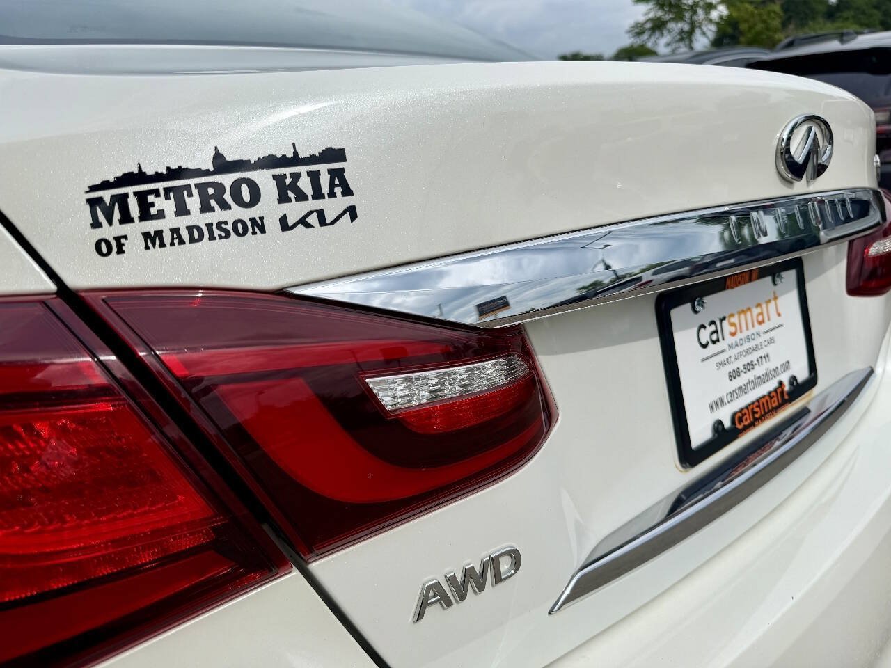 Used 2017 INFINITI Q70 L 3.7 w/ Deluxe Touring Package AWD/4WD image 12