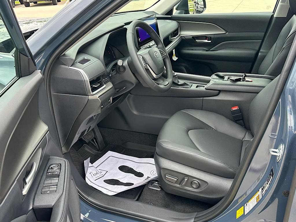 New 2026 Toyota Grand Highlander AWD Hybrid image 5