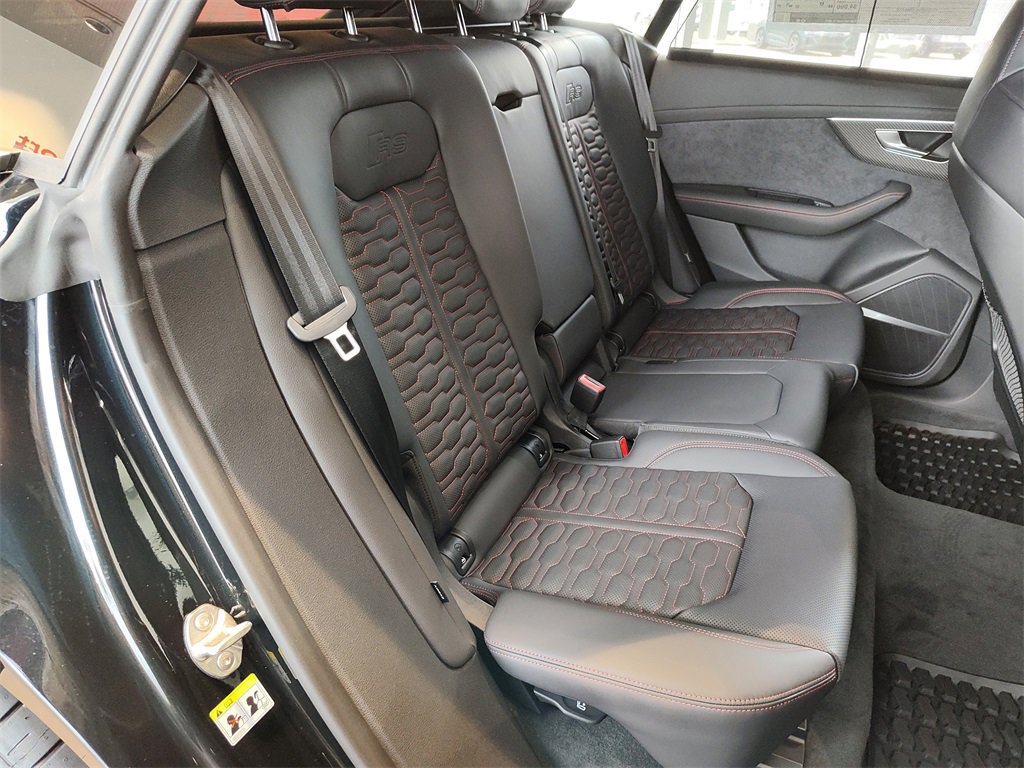 New 2025 Audi RS Q8 performance image 9