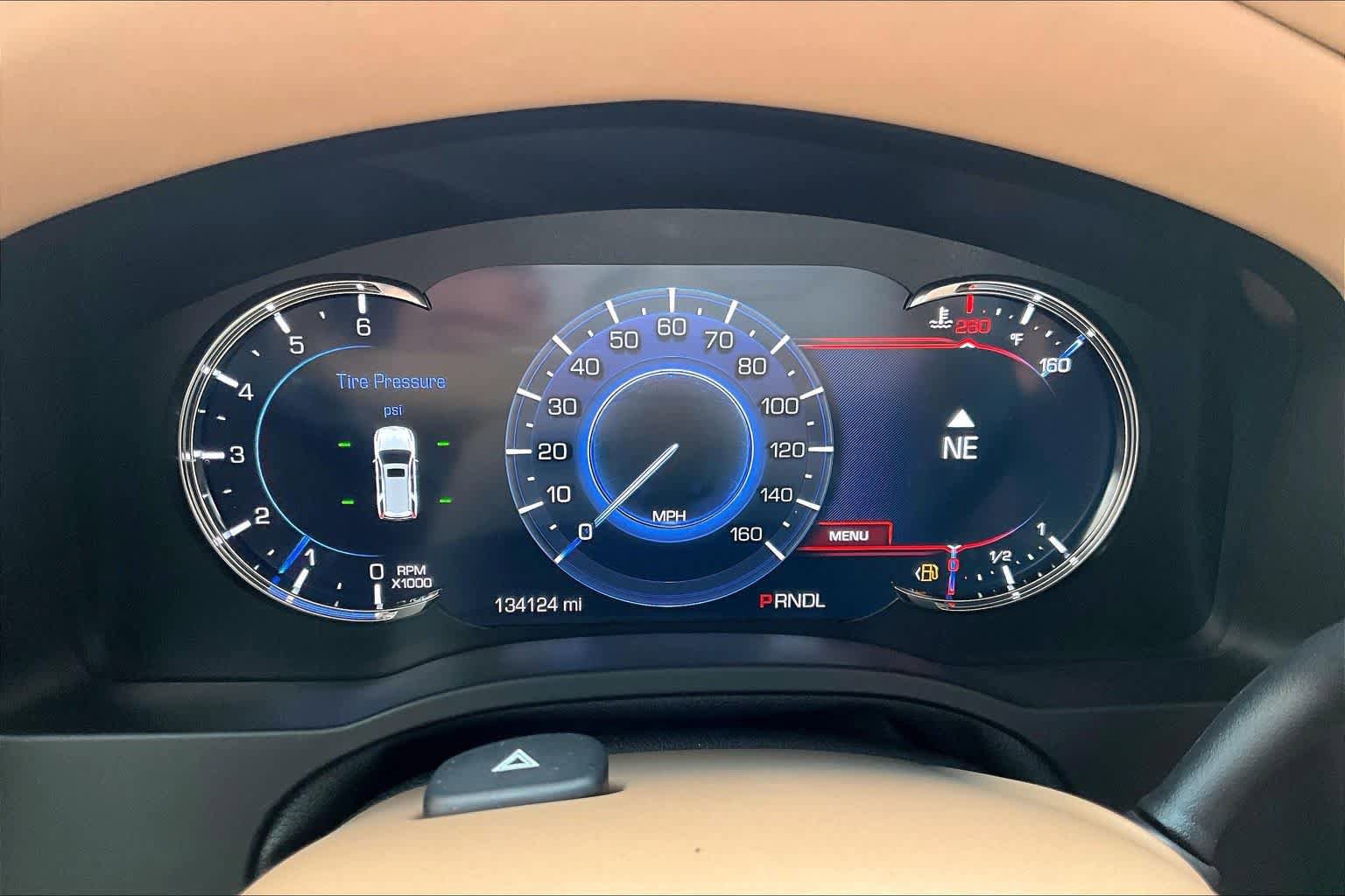 Used 2020 Cadillac Escalade Platinum RWD image 25