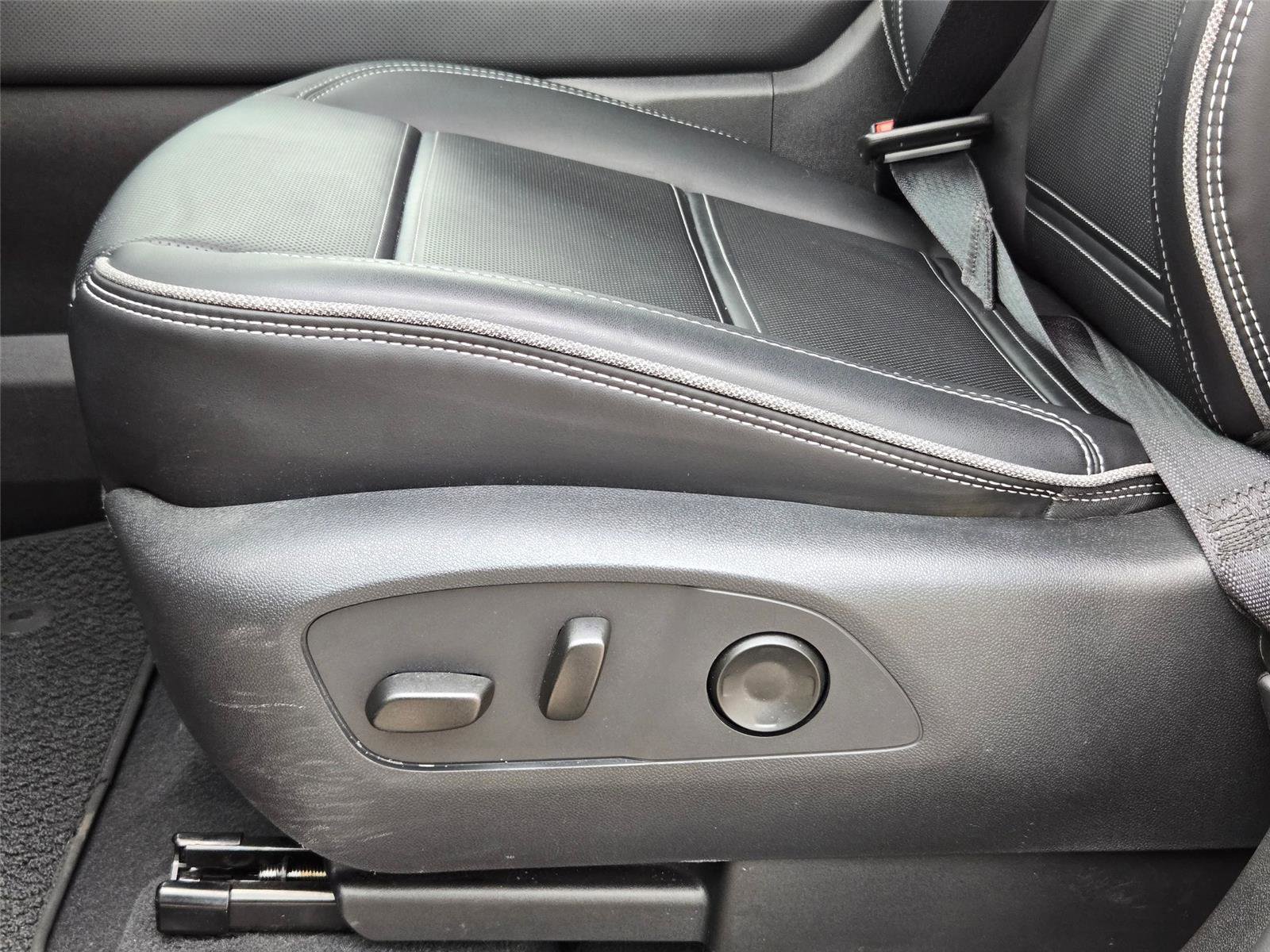Used 2025 GMC Sierra EV Denali AWD/4WD image 28