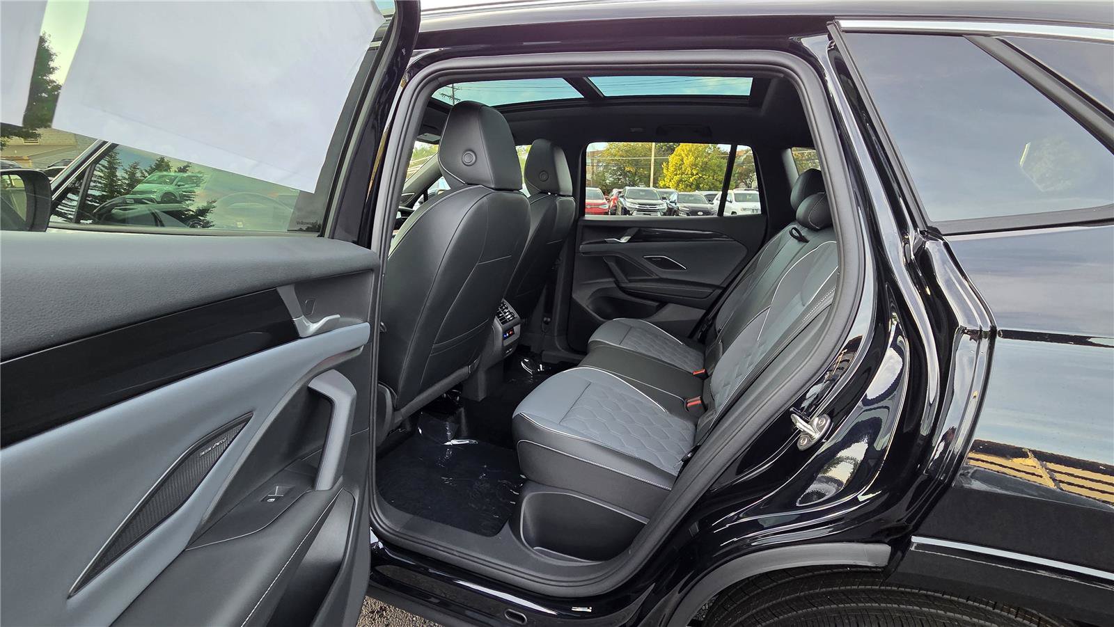 New 2026 Volkswagen Tiguan SEL R-Line AWD/4WD image 26