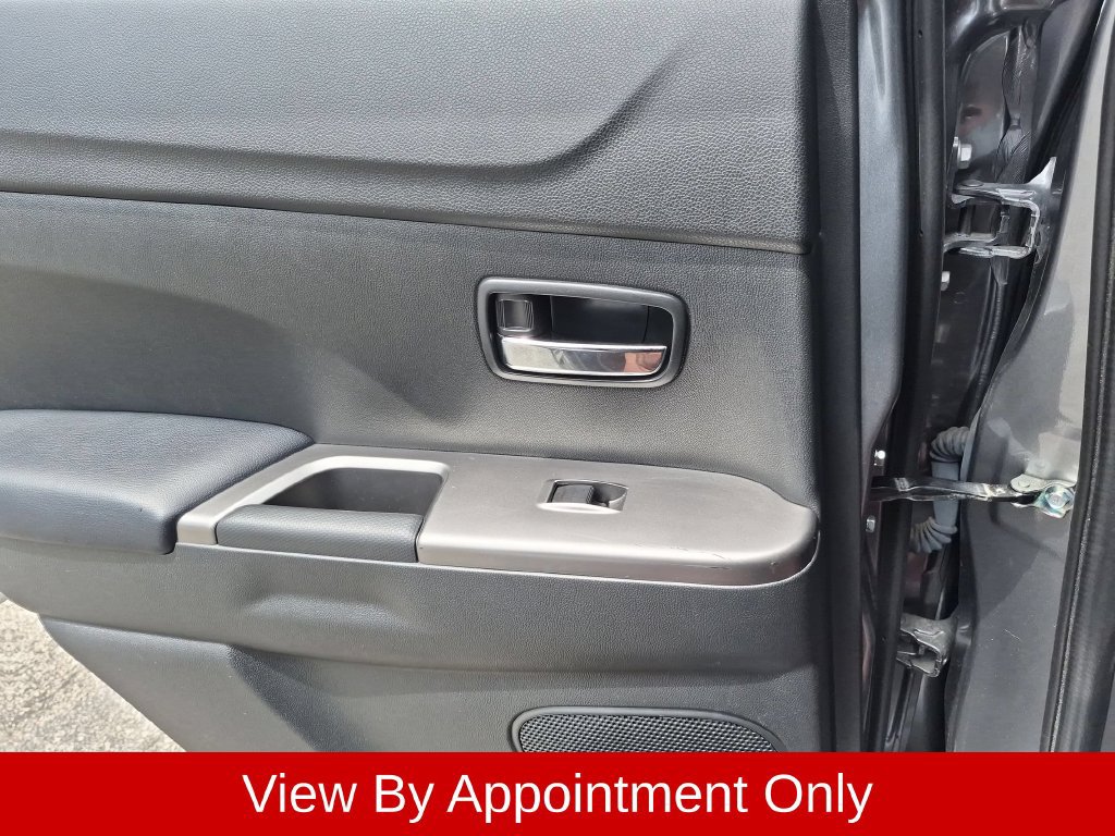 Used 2025 Mitsubishi Outlander Sport SE AWD/4WD image 24