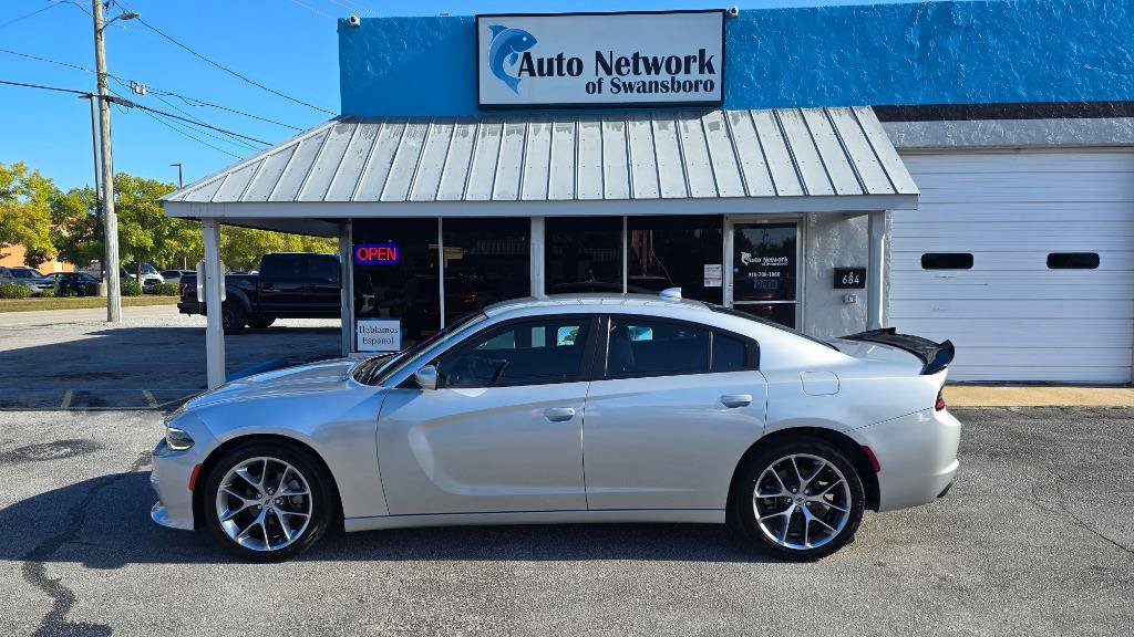 Used 2022 Dodge Charger SXT w/ Plus Group RWD image 1