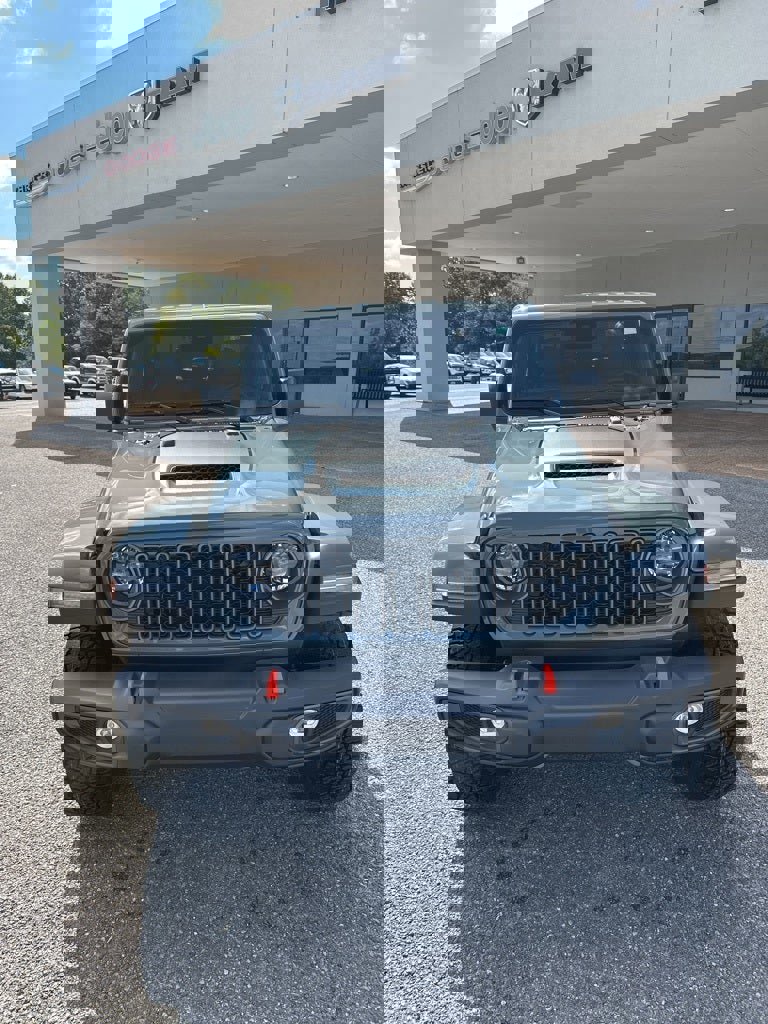 New 2025 Jeep Gladiator Mojave w/ Convenience Group image 2