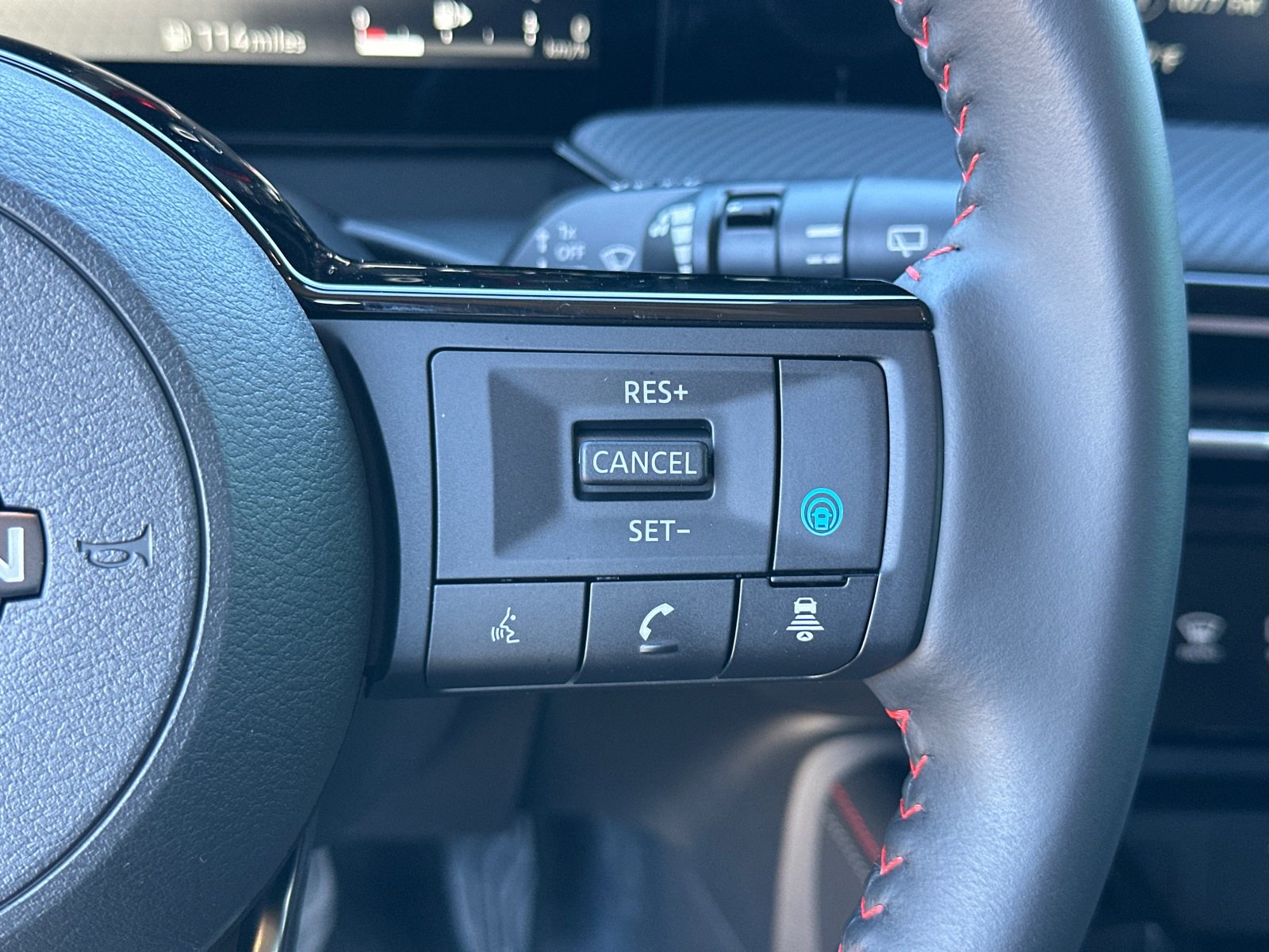 Used 2025 Nissan Kicks SR image 26