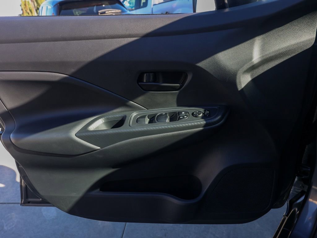 Used 2025 Nissan Versa S w/ Trunk Package image 22