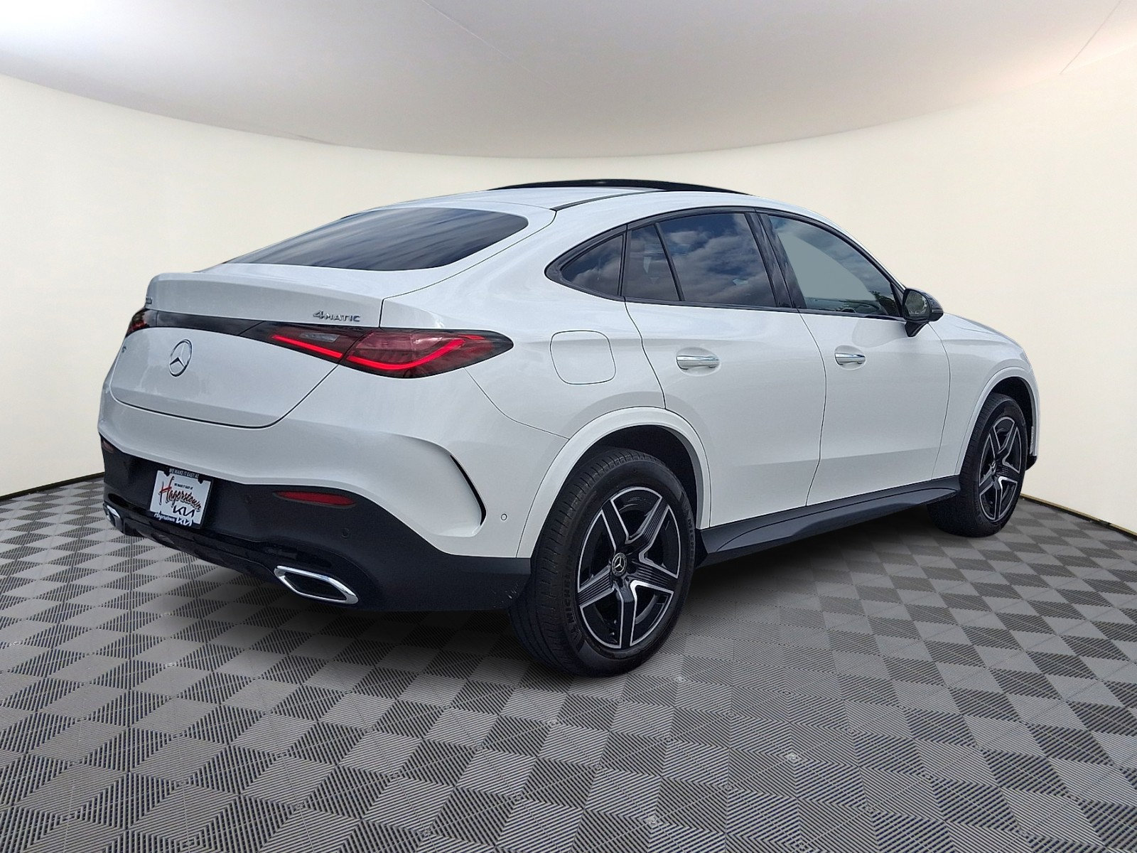 Used 2024 Mercedes-Benz GLC 300 4MATIC image 6