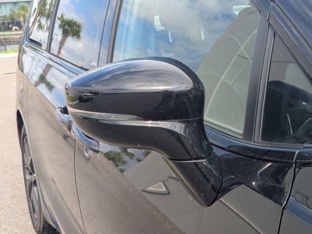 Used 2025 Chrysler Pacifica Limited FWD image 10