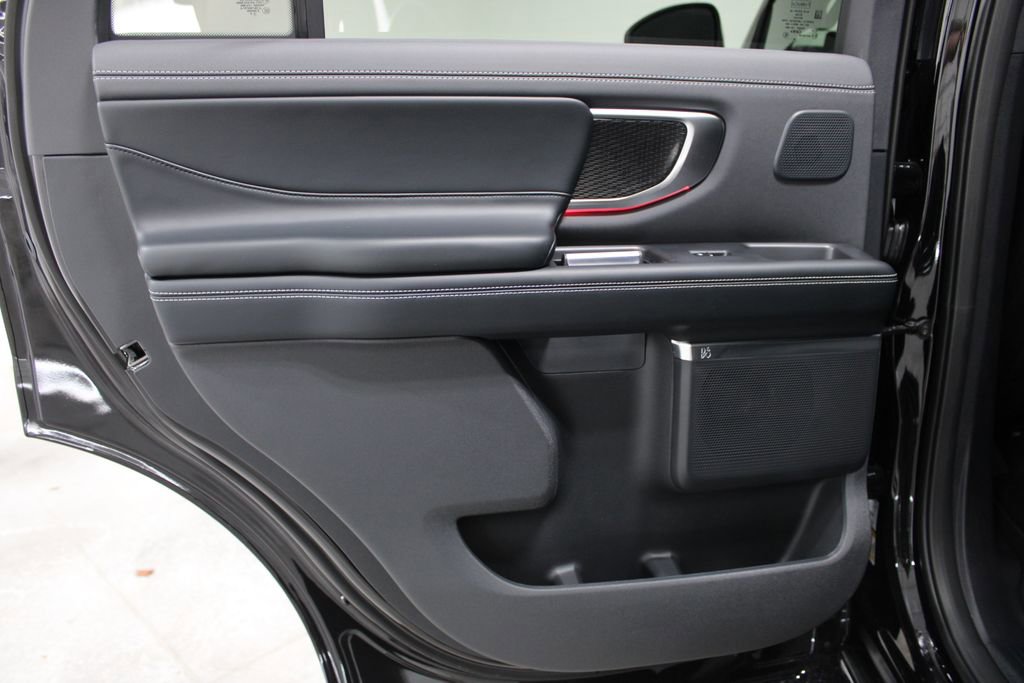 New 2025 Ford Expedition Platinum image 23