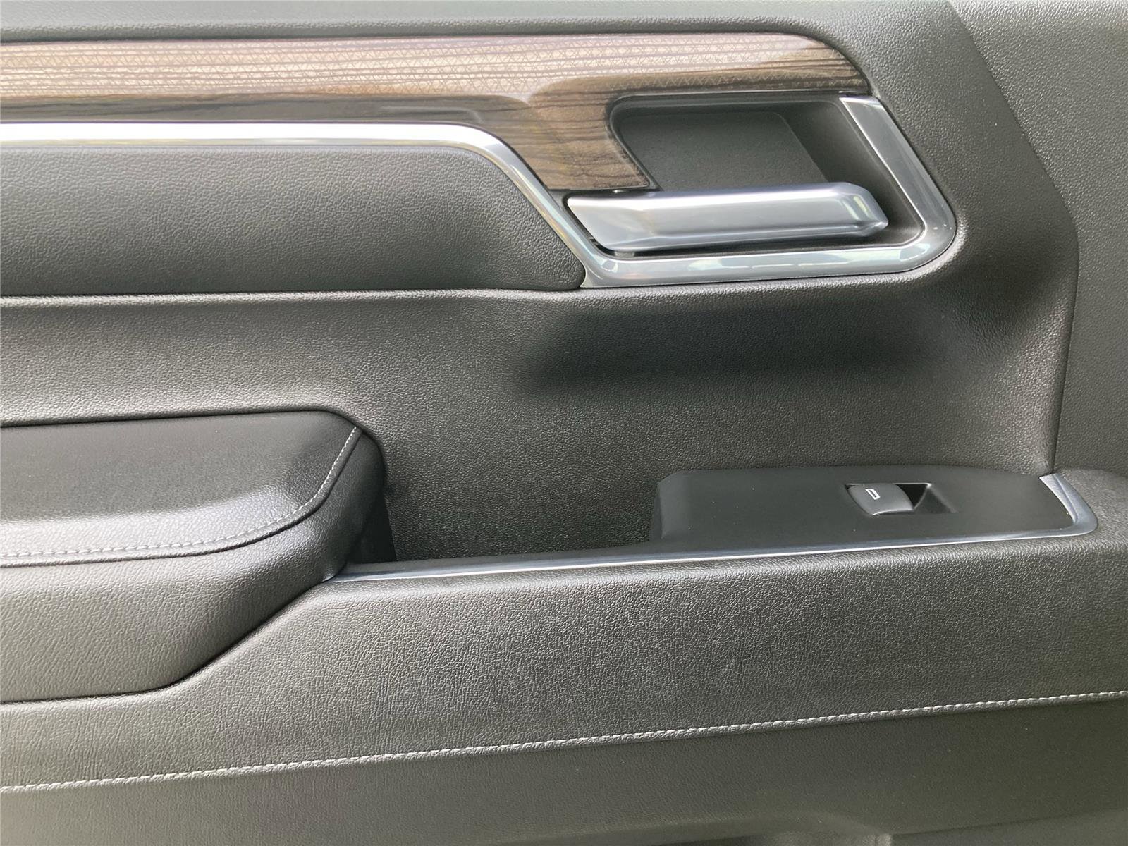 Used 2023 Chevrolet Silverado 1500 RST w/ Z71 Off-Road Package image 27