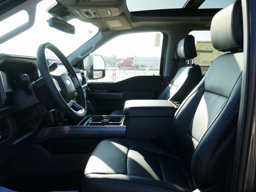 New 2026 Ford F250 Lariat w/ Black Appearance Package image 15