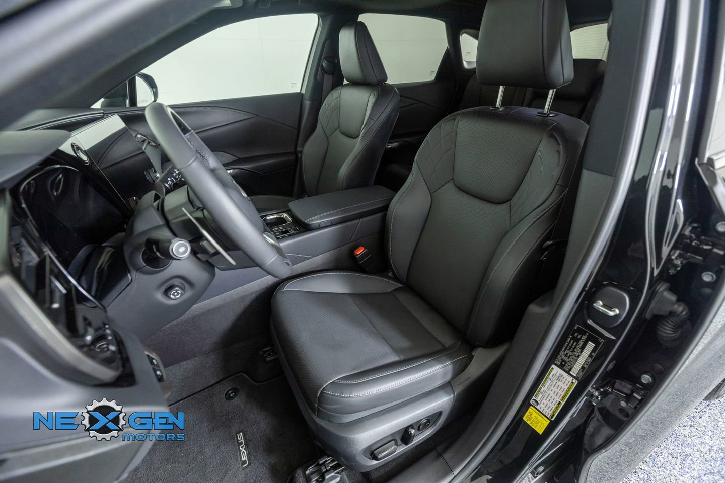 Used 2025 Lexus RX 350 Premium w/ Convenience Package AWD/4WD image 22