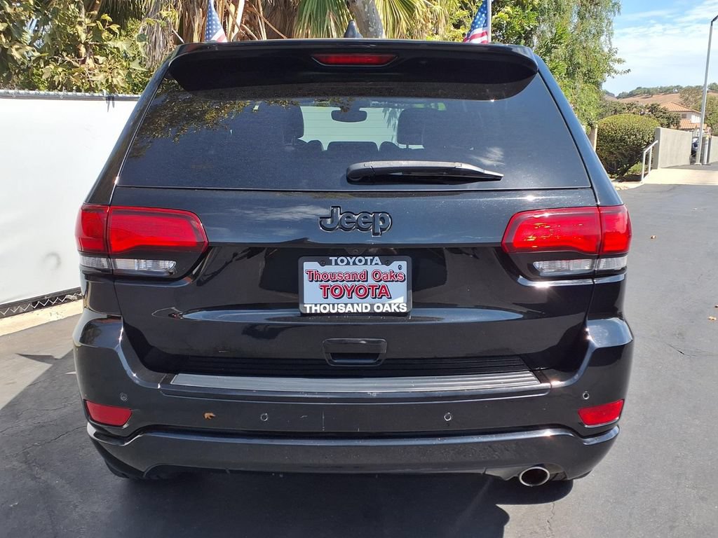 Used 2018 Jeep Grand Cherokee Altitude RWD image 6