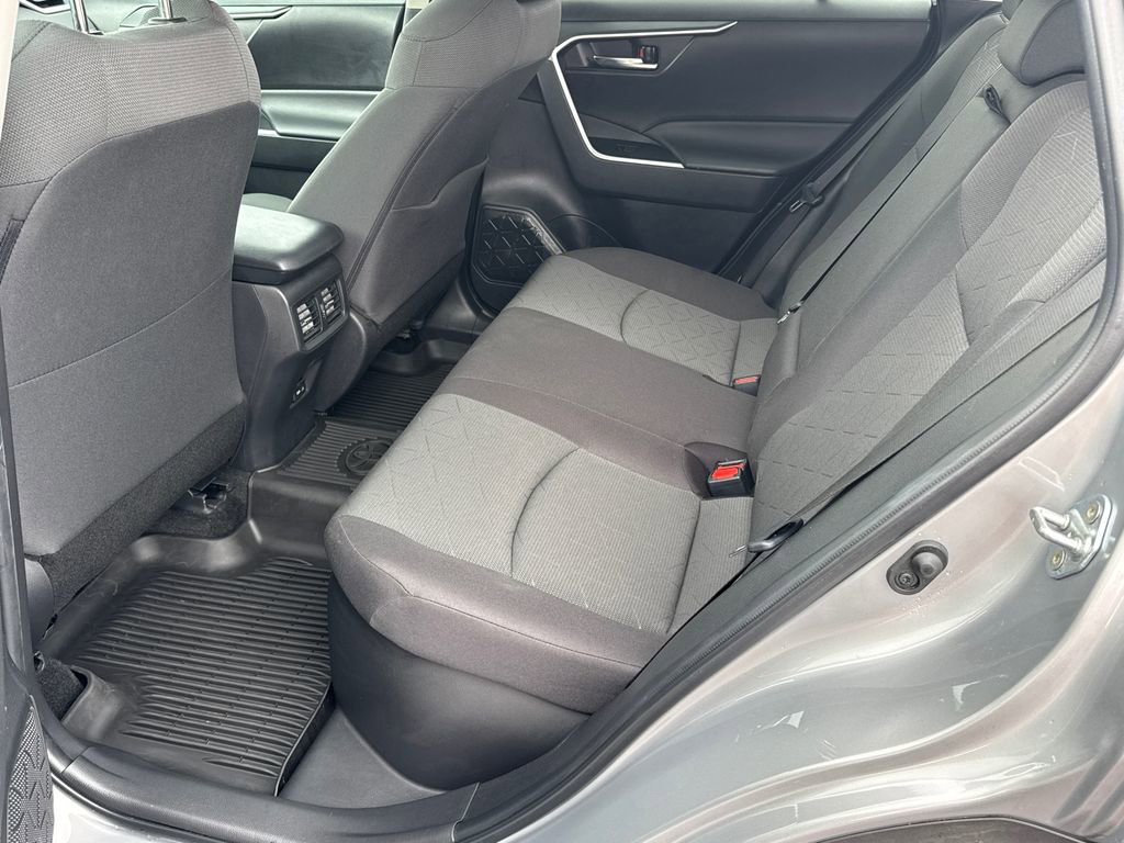 Used 2024 Toyota RAV4 XLE AWD/4WD image 20