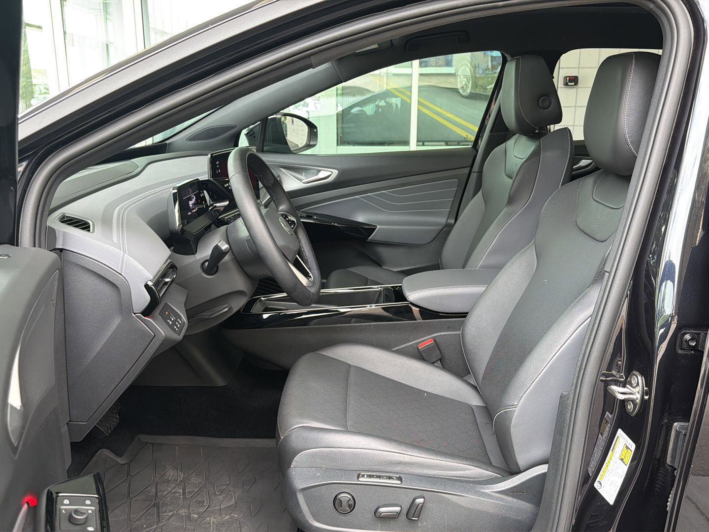 Certified 2023 Volkswagen ID.4 Pro S AWD/4WD image 15