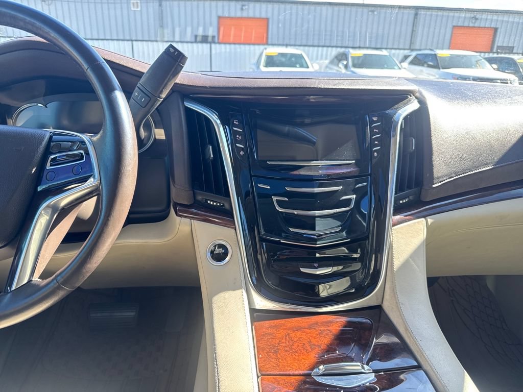Used 2016 Cadillac Escalade ESV Luxury RWD image 22