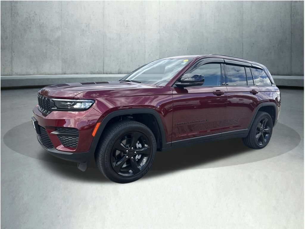 Used 2025 Jeep Grand Cherokee Altitude