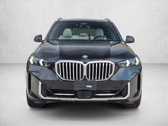 Used 2024 BMW X5 xDrive40i w/ Parking Assistance Package AWD/4WD image 2
