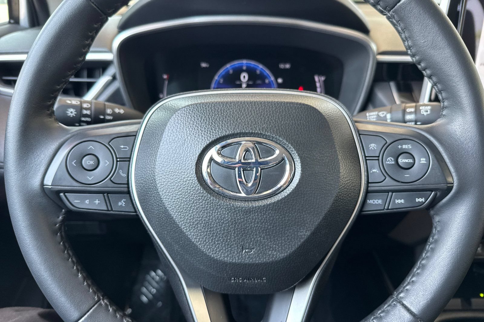 Certified 2025 Toyota Corolla Cross XLE w/ Convenience Package FWD image 29
