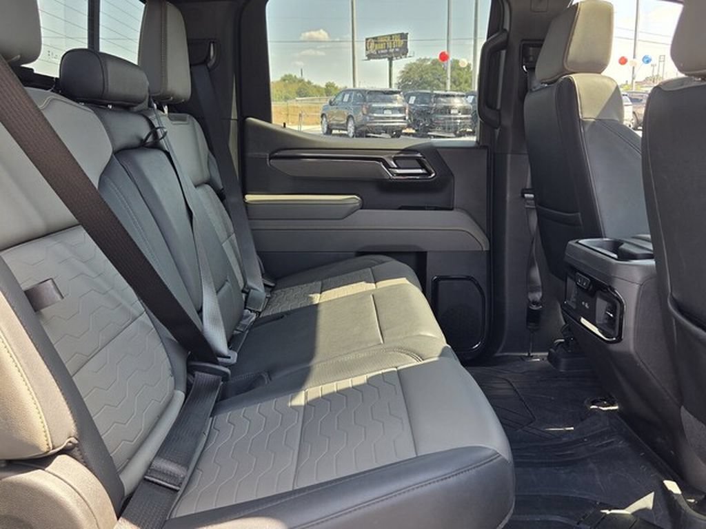 Used 2025 Chevrolet Silverado 1500 ZR2 AWD/4WD image 17