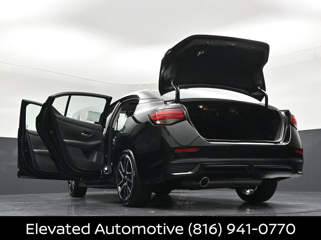 Certified 2025 Nissan Sentra SR w/ SR Premium Package FWD image 36