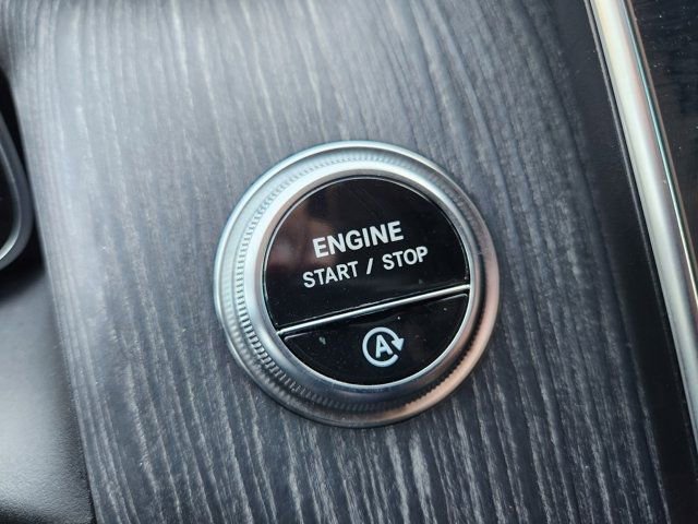 Used 2024 Mercedes-Benz GLC 300 4MATIC image 8