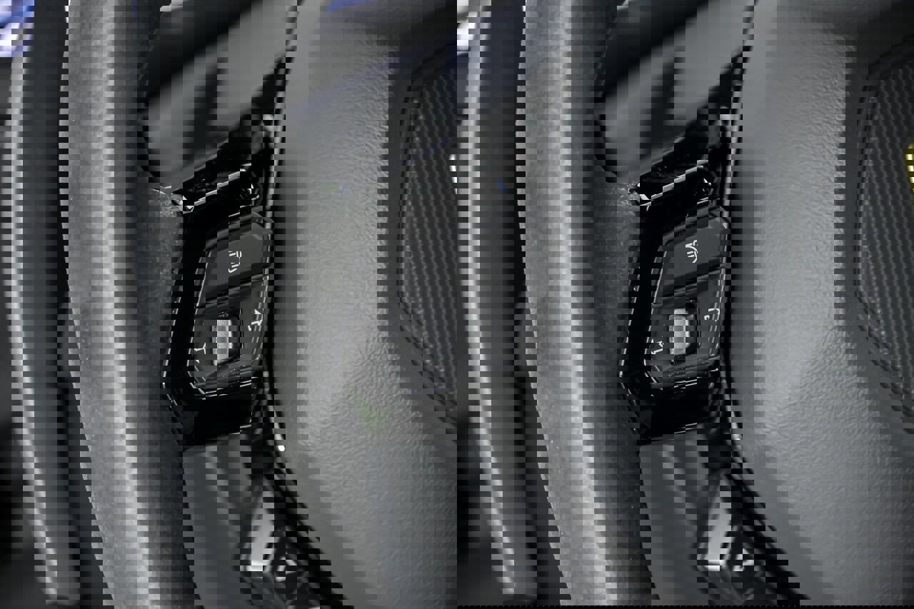 Used 2022 Lamborghini Huracan STO image 25