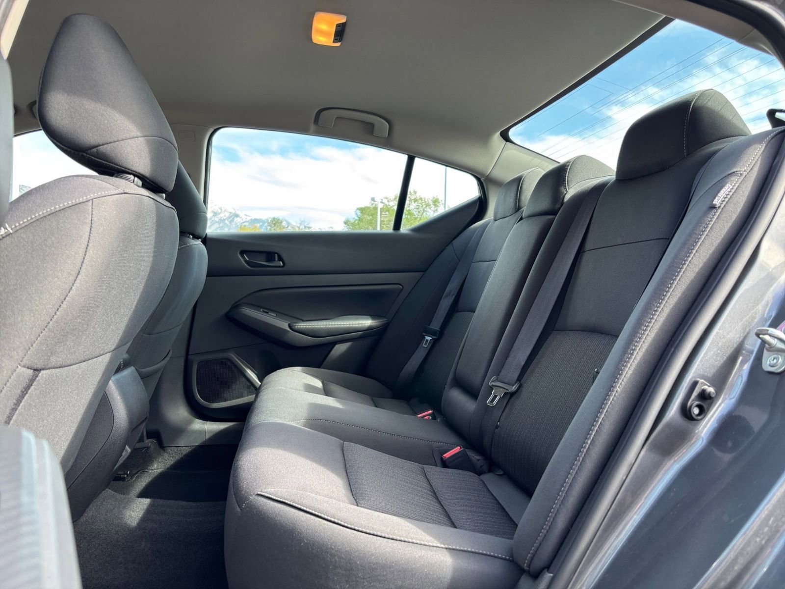 Used 2025 Nissan Altima 2.5 SV FWD image 27