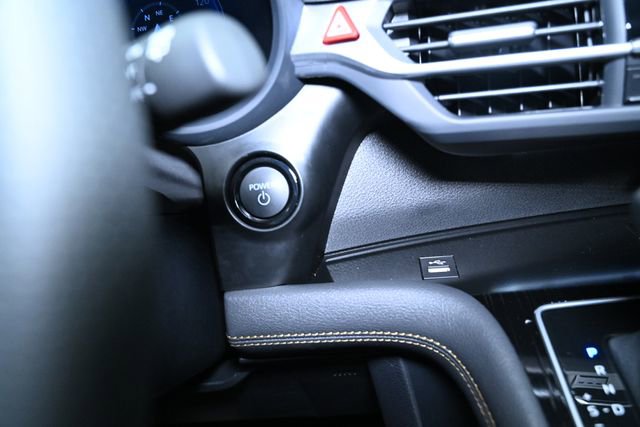 Used 2025 Toyota Sienna XLE Woodland Edition image 35