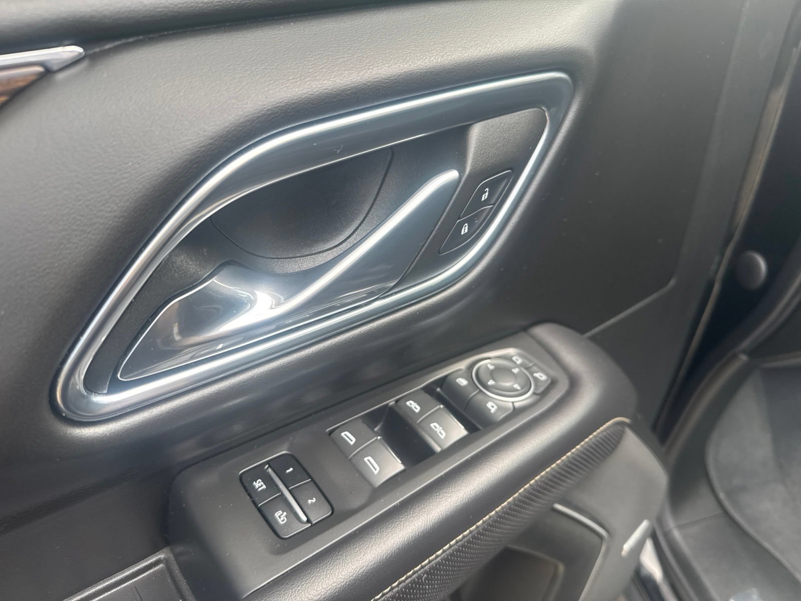 Used 2023 Chevrolet Tahoe Premier AWD/4WD image 20
