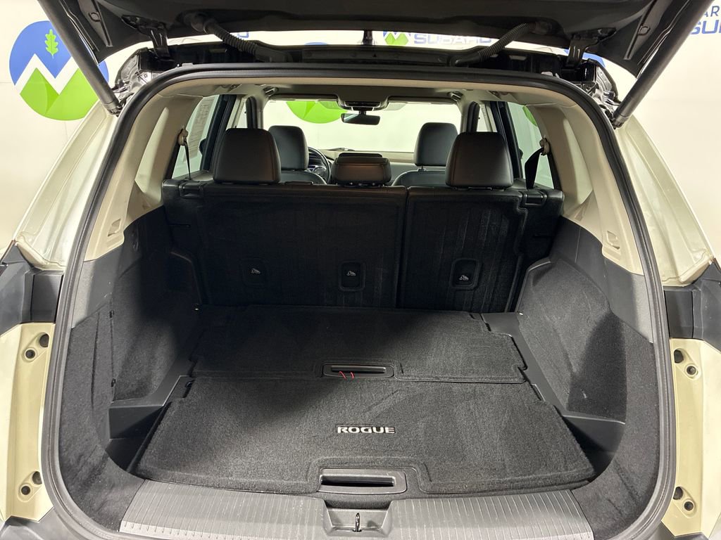 Used 2023 Nissan Rogue SL w/ SL Premium Package image 12