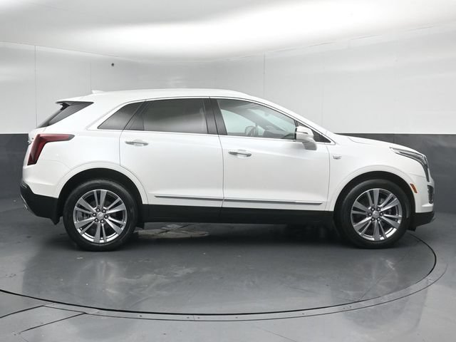 Used 2024 Cadillac XT5 Premium Luxury w/ LPO, Floor Liner Package AWD/4WD image 8