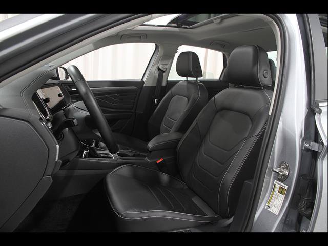 Used 2023 Volkswagen Jetta SEL FWD image 5