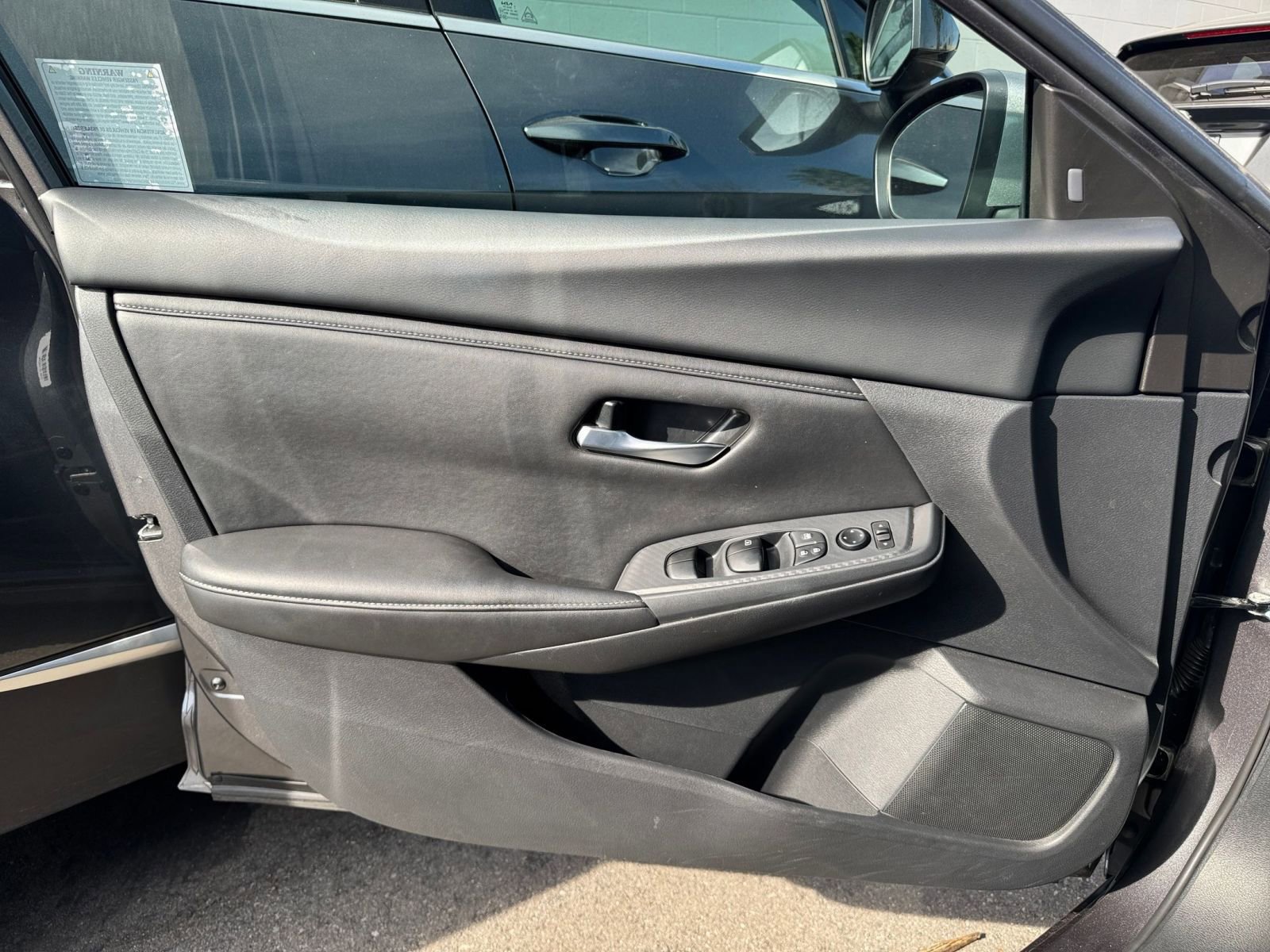 Used 2025 Nissan Sentra SV image 32