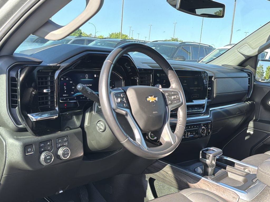 Used 2023 Chevrolet Silverado 1500 LTZ w/ LTZ Convenience Package II AWD/4WD image 9