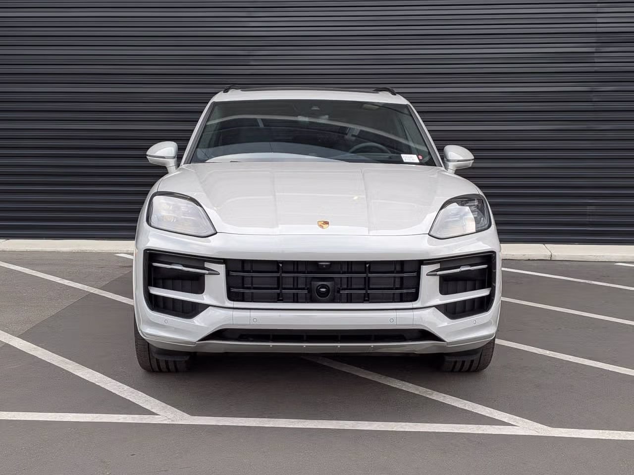Certified 2025 Porsche Cayenne S AWD/4WD image 10