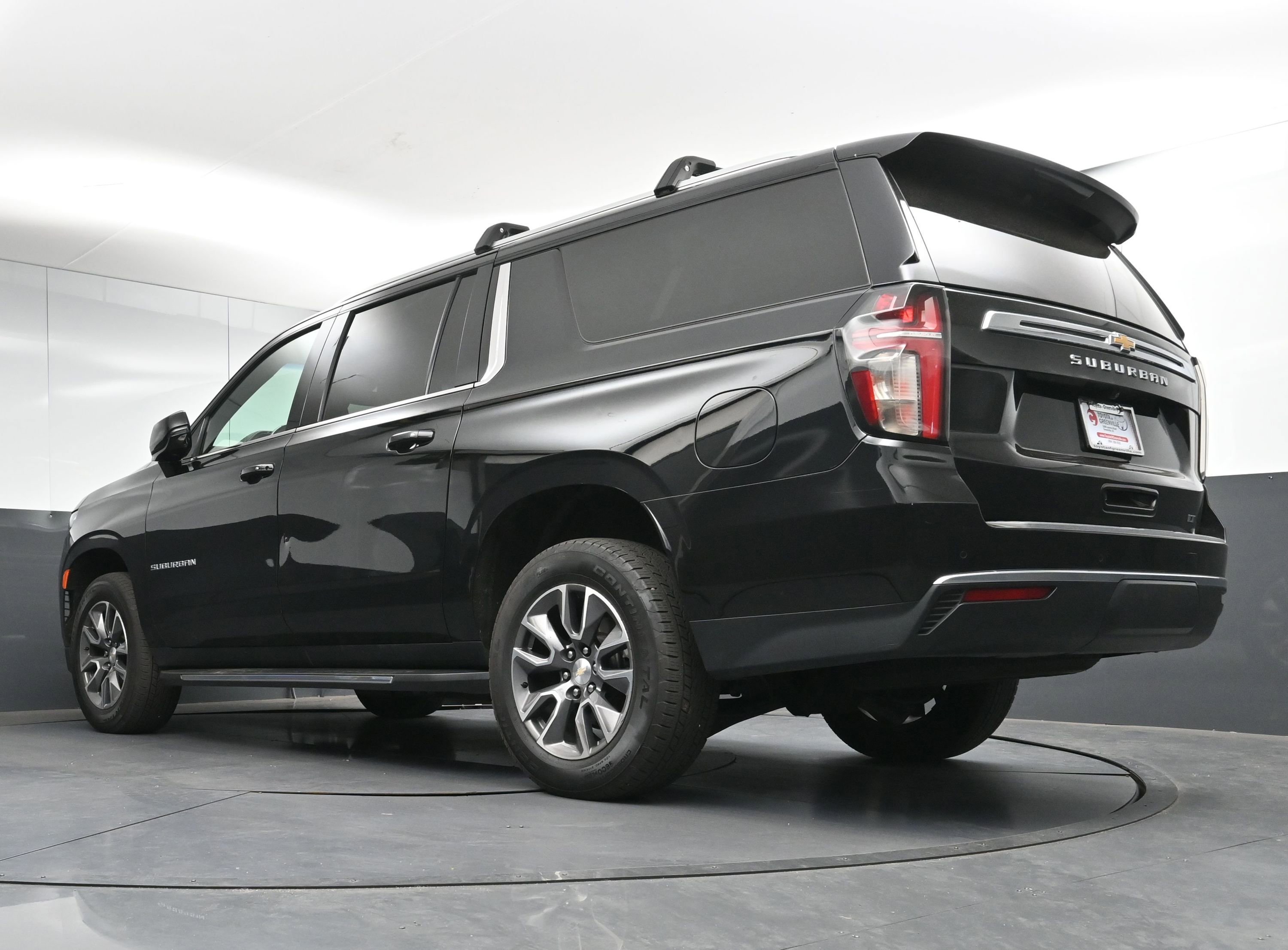 Used 2022 Chevrolet Suburban LT w/ LT Signature Package image 29