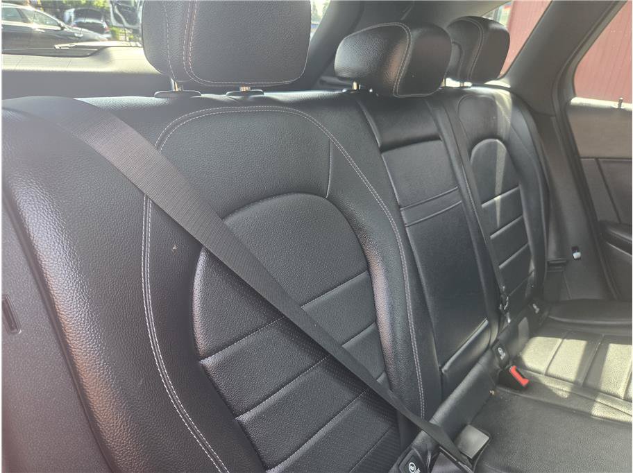 Used 2017 Mercedes-Benz GLC 300 4MATIC image 30