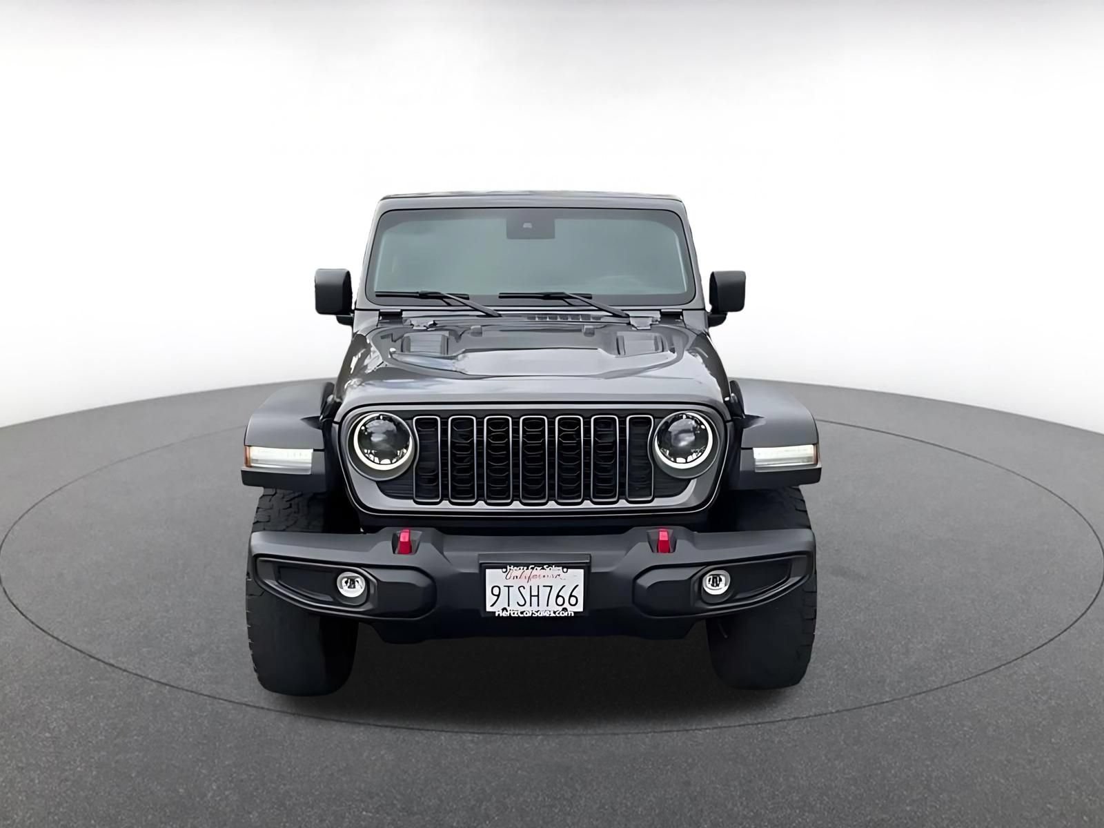 Used 2025 Jeep Wrangler Unlimited Rubicon AWD/4WD image 4