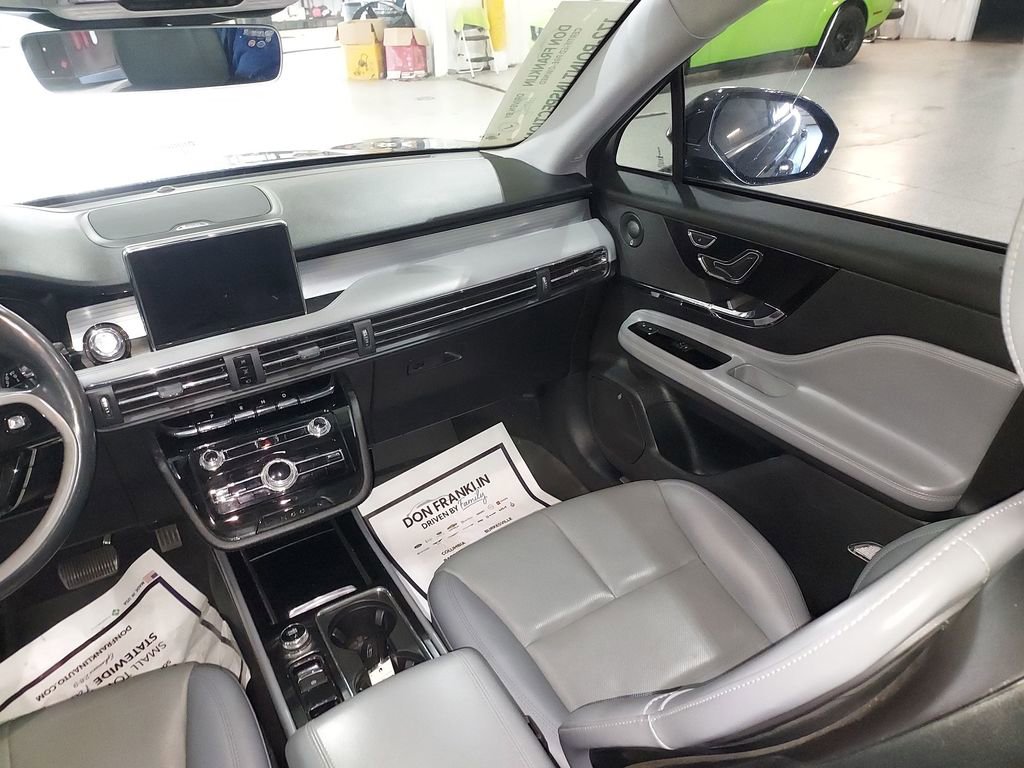 Used 2021 Lincoln Corsair Reserve w/ Equipment Group 201A image 11