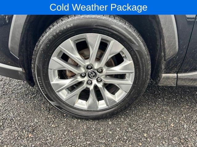 Used 2019 Toyota RAV4 XLE Premium w/ Cold Weather Package AWD/4WD image 11