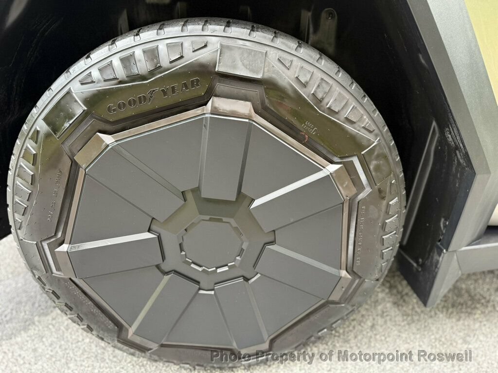 Used 2024 Tesla Cybertruck Cyberbeast AWD/4WD image 23