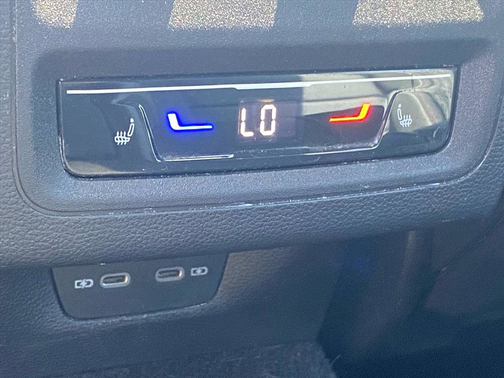 Used 2022 Volkswagen GTI Autobahn FWD image 22