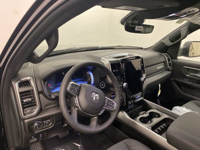 New 2026 RAM 1500 4x4 Crew Cab image 7