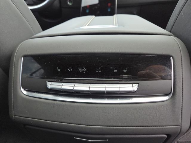 Used 2026 Cadillac Escalade ESV Luxury AWD/4WD image 18