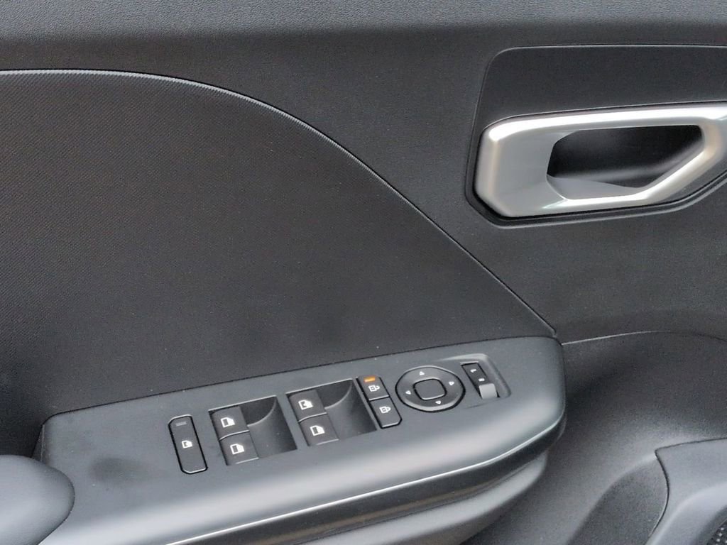 New 2026 Kia K4 FWD image 24