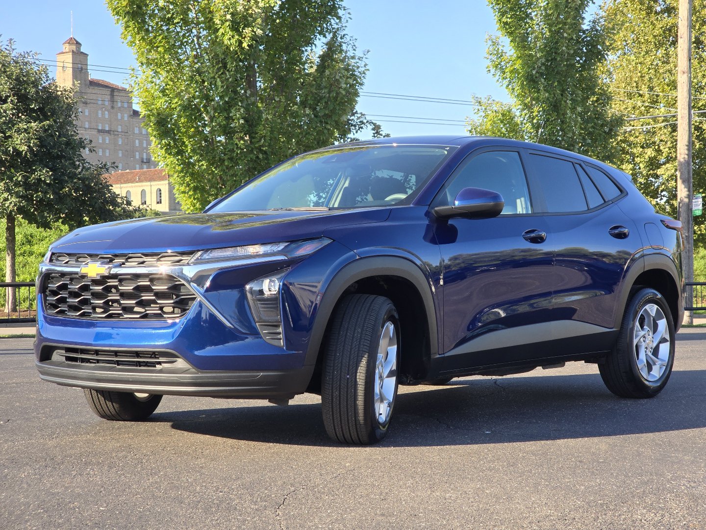 Used 2024 Chevrolet Trax LS w/ LS Convenience Package FWD image 17