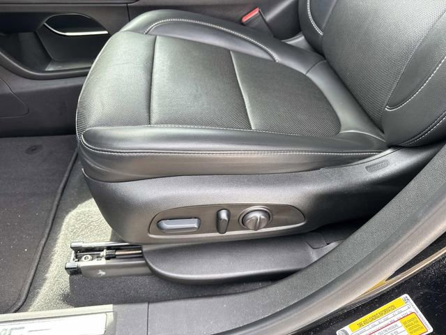 Used 2023 GMC Acadia SLT w/ Elevation Edition image 21