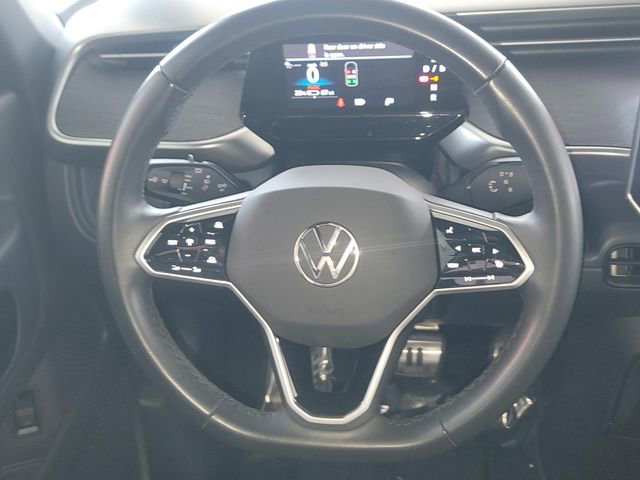 Used 2025 Volkswagen ID. Buzz Pro S RWD image 13